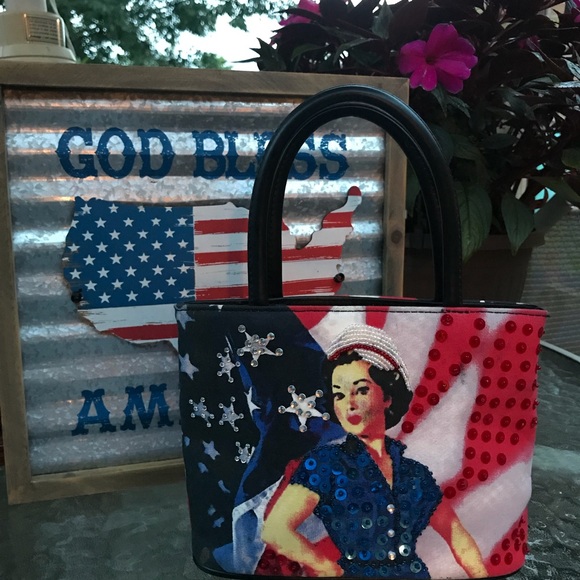 St. John's Bay Handbags - 🇺🇸⚓️ Rare Rosie The Riviter Handbag 💪🇺🇸